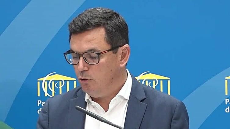 Pablo Rodríguez y María Fernández informan del decreto ley de transportes