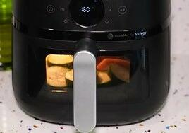 Cuidado con las freidoras de aire: cocinar a más 195 grados trae consecuencias