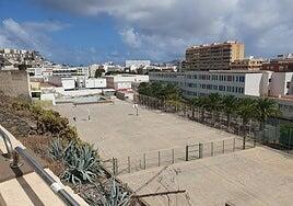 Mirando hacia otro lado