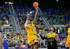 Homesley enseña los dientes y el Granca tumba a La Laguna Tenerife (73-68)