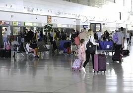 9,5 millones de euros para cambiar y renovar las pasarelas del aeropuerto