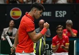 Alcaraz mete a España en la fase final de la Davis