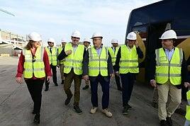 Con el casco y el flotador