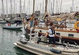 Un viaje de 170 metros para seguir atrapados en el muelle