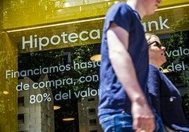 España sale del alza de tipos con menos hipotecas pero más deudas para el día a día