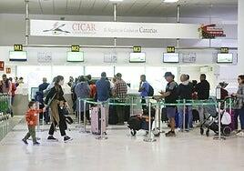 El aeropuerto suma ya casi tantos pasajeros como en todo 2014