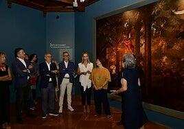 El pintor Juan de Miranda llena las paredes de la Casa de Colón