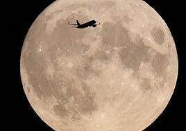 La «superluna» de hoy mostrará un pequeño eclipse parcial de madrugada