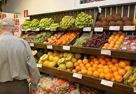 La insularidad sale cara: los canarios pueden ahorrar hasta 1.900 euros al año si compran en el súper más barato