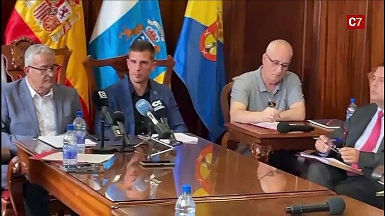 Pleno de moción de censura contra el alcalde de Santa María de Guía