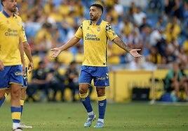 La lesión de Álex Suárez devolverá a Mika al eje de la zaga y a Álex Muñoz al once titular