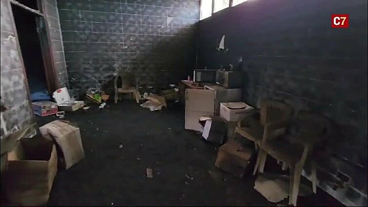 El cementerio de Las Manchas, con las heridas aún abiertas por el volcán