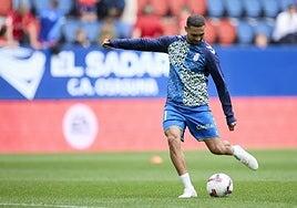 Benito por la izquierda, Álex Muñoz y Herzog en el centro y Viti como lateral derecho