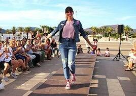 Vecinos de Yaiza enseñan la nueva vida que puede tener la ropa usada