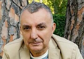 «Los escritores estamos chiflados y no somos ejemplo de nada»