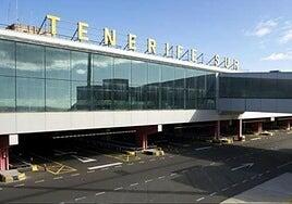 Un agente salva a un pasajero que sufrió un infarto en el aeropuerto de Tenerife Sur