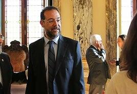 El magistrado Dimitry Berberoff, elegido por unanimidad vicepresidente del Supremo