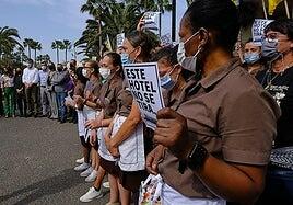 Riu sigue en lucha por el Oliva Beach, que continuará por ahora en pie