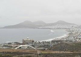 Hasta 34º grados, calima y vientos fuertes este viernes en Canarias