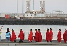 El Constitucional estudiará la próxima semana el recurso del Gobierno central contra el protocolo canario de menores