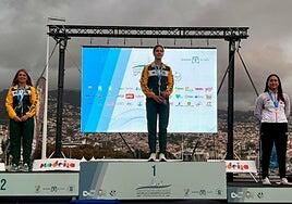 Lara Cellier vuelve con un bronce en individual y una plata en dobles del Mundial de Kayak de Mar
