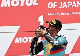 David Alonso, el piloto de las dos banderas