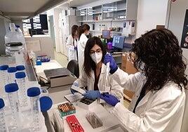 Su alto coste, la burocracia y la falta de centros, obstáculos para el desarrollo del CAR-T