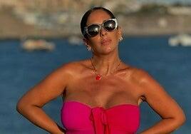 Anabel Pantoja disfruta en Gran Canaria de su primer desfile de Ágatha Ruiz de la Prada