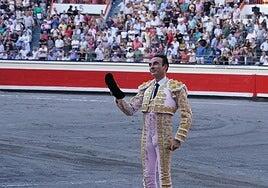 Enrique Ponce, rumbo a América en compañía de Ana Soria