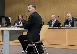 La acusación: «Sacarle dinero a una gente que solo quiere tener hijos es una estafa miserable»