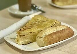 El Pasaje: un local que triunfa cada mañana con su pincho de tortilla