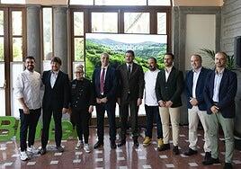 Binter estrecha lazos con Cantabria tras poner este nombre a uno de sus aviones