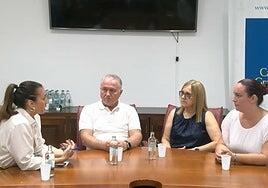 «No podemos más, son 12 años esperando por una plaza para mi hija»