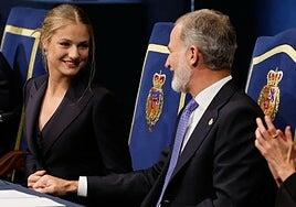 Felipe VI cede el testigo de la ceremonia a la princesa de Asturias