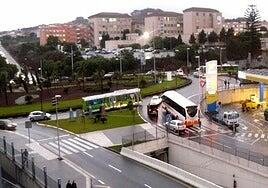 Cuatro heridos al chocar contra un muro en La Laguna