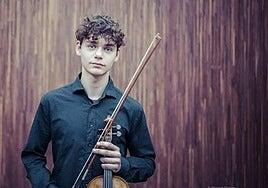 Kiran Rosselló toca en el Santa Catalina Classics