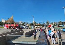 Suben las temperaturas en un viernes veraniego en las islas