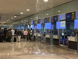 El aeropuerto de Barcelona cancela 50 vuelos por el temporal en Cataluña