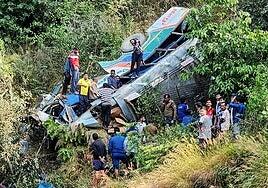 Al menos 36 muertos en un accidente de autobús en India
