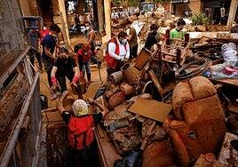 ¿Cómo recuperar el DNI, el libro de familia o las escrituras perdidas bajo el lodo?