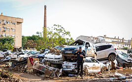 La Guardia Civil salva a un hombre que llevaba tres días flotando en su casa de Paiporta