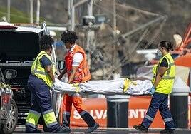 Un pesquero recupera los cadáveres de dos jóvenes magrebíes a 11 kilómetros de Lanzarote