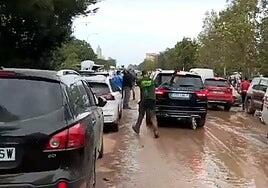 Ascienden a tres los vecinos sin vínculos ultras detenidos  por el ataque a la comitiva