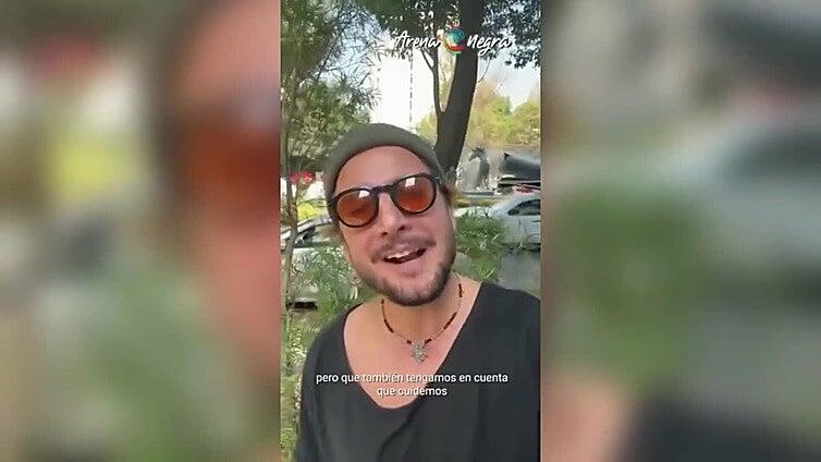 Manuel Carrasco anima a cuidar la Arena Negra de la playa de Gran Tarajal