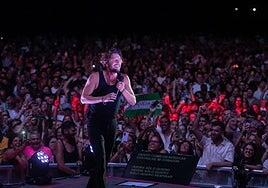 Manuel Carrasco se arrancó con unas coplas a Fuerteventura