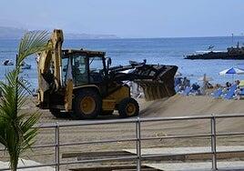 Las Canteras se prepara para construir su belén de arena