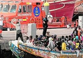 Las islas rescatan casi 500 personas en el mar desde el viernes