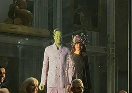 Una española, la primera mujer en casarse con un holograma