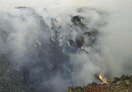 Arden 1.200 metros de restos agrícolas en San Bartolomé de Tirajana