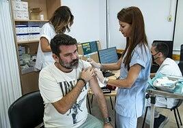 Las infecciones por gripe y covid empiezan a repuntar en Canarias